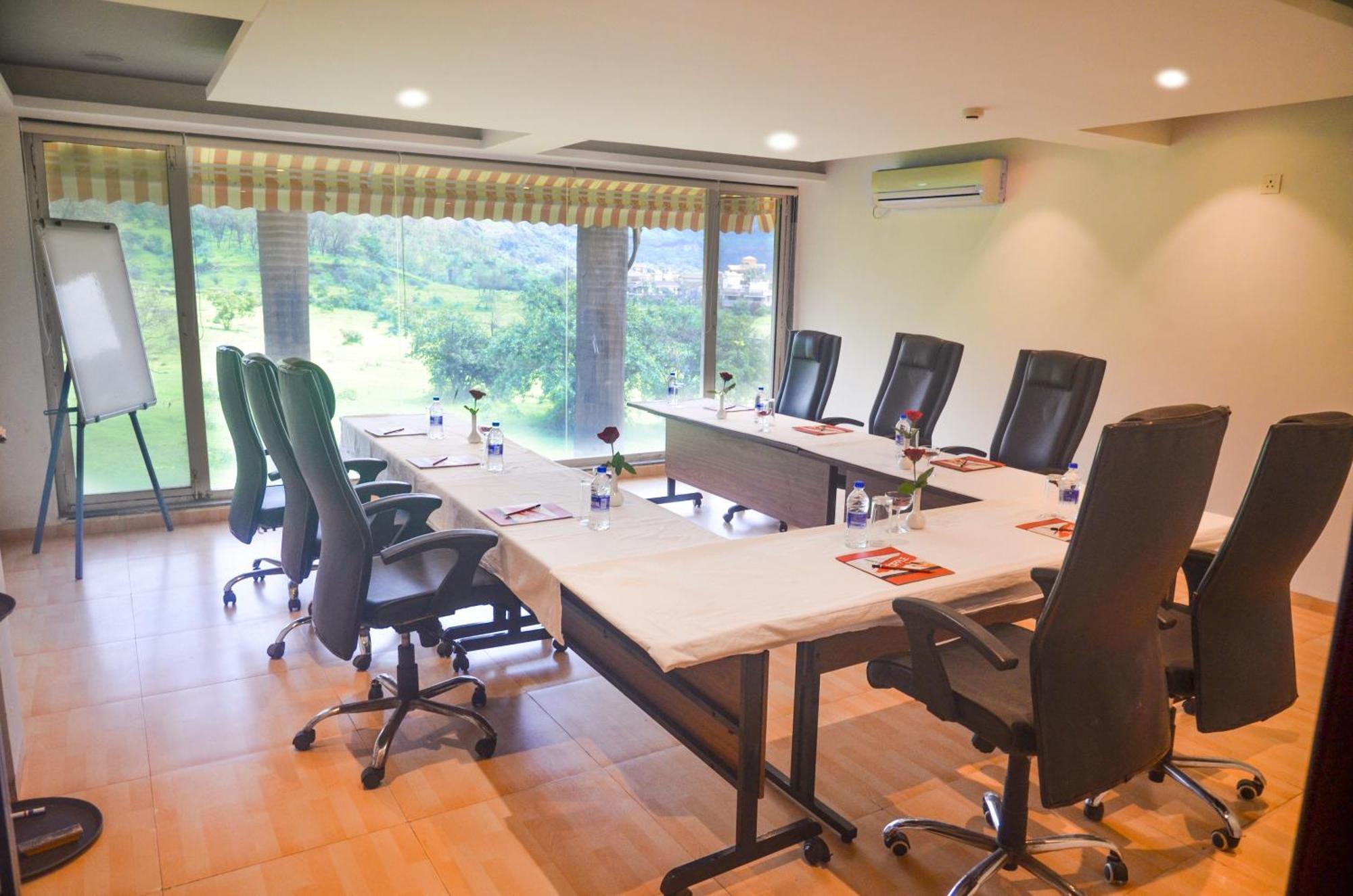 7 Apple Resort Lonavala Exterior foto