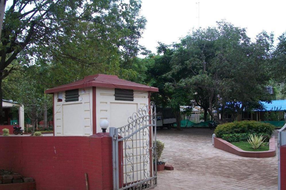 7 Apple Resort Lonavala Exterior foto